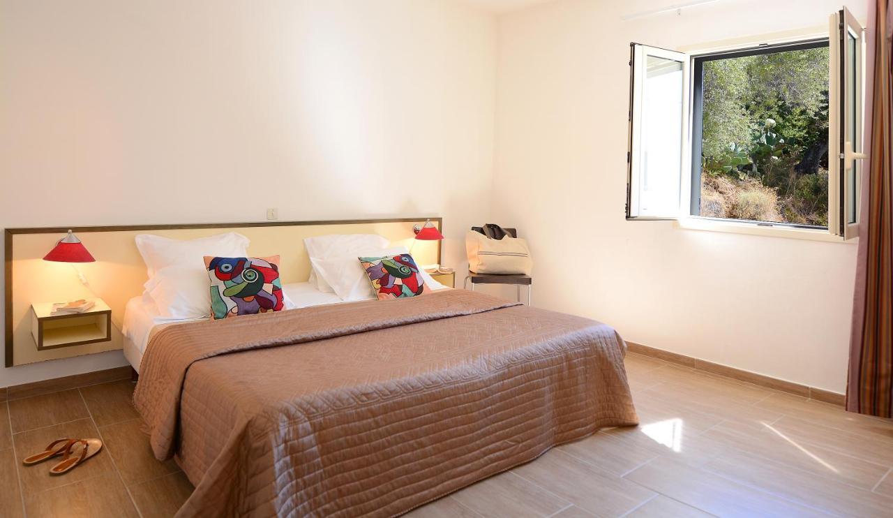 Hotel Les Eucalyptus Porto Pollo Exterior photo